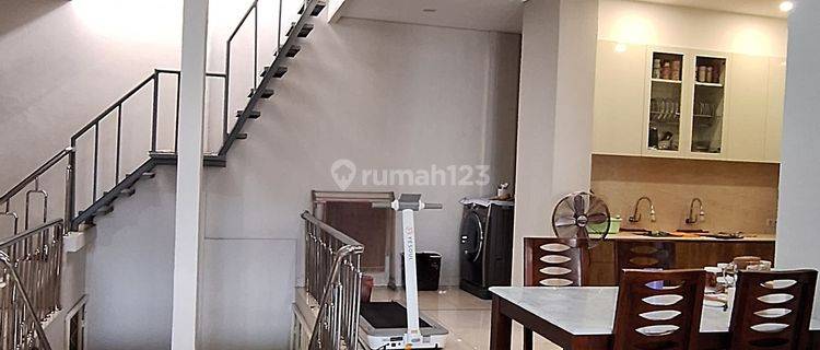 Dijual rumah mewah minimalis di Jelambar 1