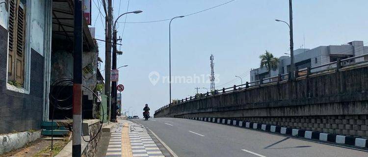 Tanah strategis pinggir jalan raya dekat dengan hotel dan bank 1