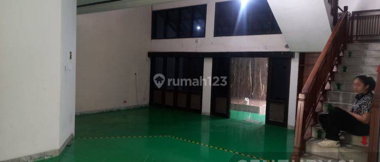 Rumah 2 Lantai Cocok Untuk Kantor/ Usaha Di Pinggir Jalan Cilanda 1