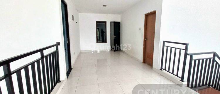 Rumah Di Hook Dalam Komp Raffles Hills Cibubur 1