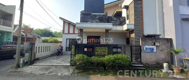 Rumah Hook 2 Lantai View Depan Taman Di Cibubur City 1