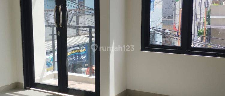 Rumah Mewah siap huni 2 Lantai strategis dekat Terminal Rawamangun 1