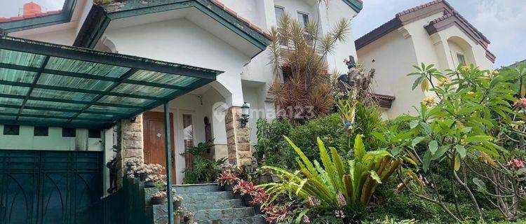 Dijual Rumah 3 Lantai Area Luas Lingkungan Nyaman Dan Strategis Harga Menarik 1