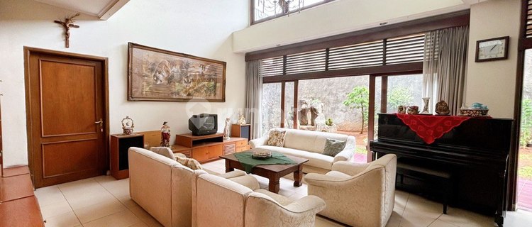 Jual Rumah Strategis Samping Jalan Raya 2 Lantai, Bagus, di Kemanggisan, Jakarta Barat 1