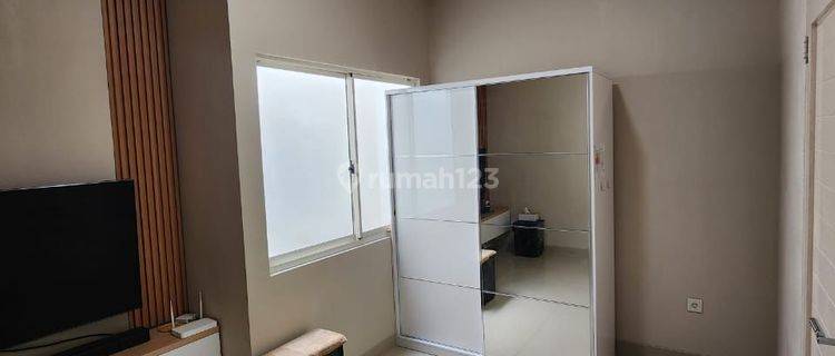 Dijual Rumah 2 Lantai Bagus Semi Furnished, Pik, Jakarta Utara  1