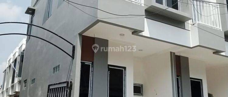 Rumah Minimalis Modern 2 lantai Akses Pengadilan Agama & JIS 1