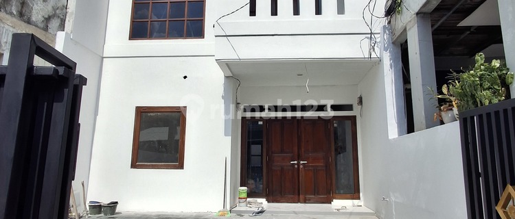 Pondok Indah Rental House can be used for Office 1