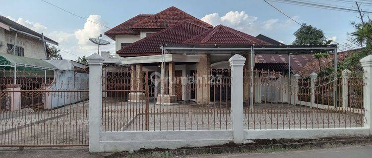 Rumah 2 Lantai Bagus SHM Strategis Jl.siswa Kota Jambi 1