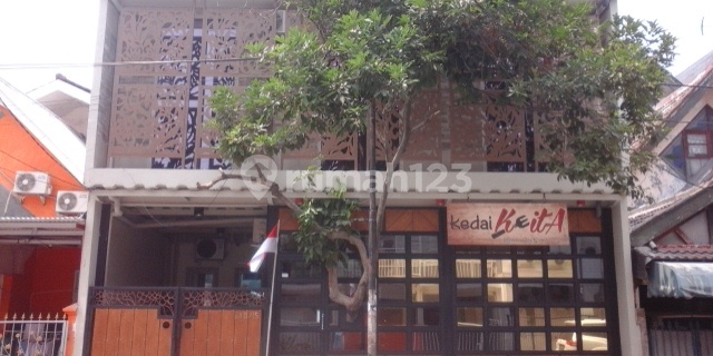 For Sale: 18-Bedroom Boarding House in a Strategic Location Near STAN Campus in Bintaro Jaya Sector 5 1