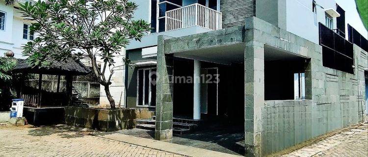 Rumah Hook 2 Lantai Ada Kolam Renang Di Harjamukti Depok 
 1