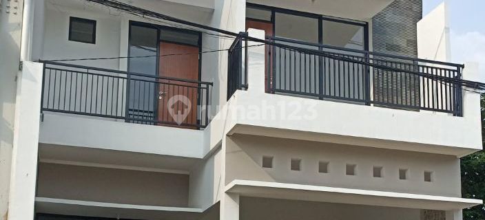 Rumah 2 Lantai Siap Huni Di Cluster Eksklusif Jakasampurna – Dekat Tol, Bebas Banjir!" 1