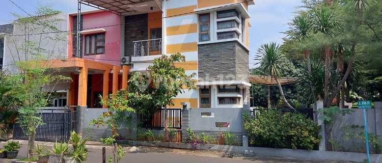 For Quick Sale Spacious House Corner Lot Position at Villa Ilhami, Karawaci 1