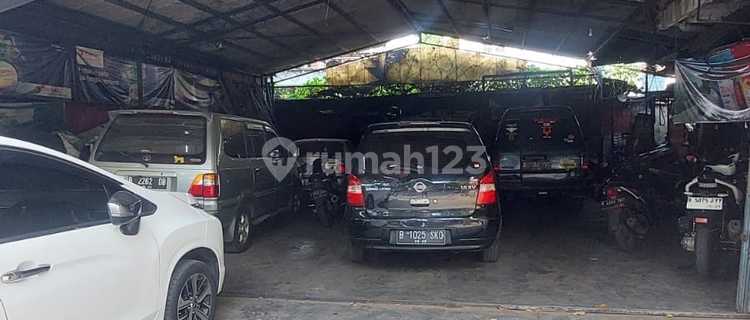 Basuki Rahmat Street House, Cipinang, East Jakarta, Street Side & Strategic 1