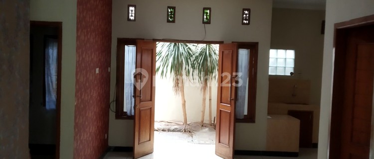 For Rent Ready-to-Occupy House in Taman Kopo Katapang 1