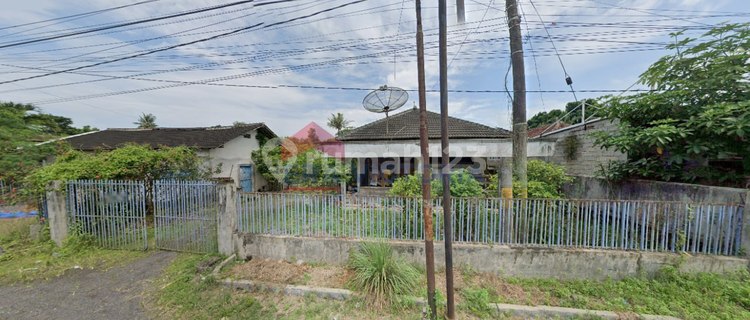 DIJUAL Rumah Terdapat Toko Bersebelahan Dengan SDN 1 Bulurejo, 200 meter ke kantor desa. Terdiri dari 2 SHM Unfurnished 1