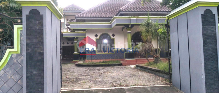 Rumah DIJUAL di Ds Tawang Kec Wates Kab Kediri Terdapat Ruang Karaoke, 2 Menit ke Pasar Wates 1
