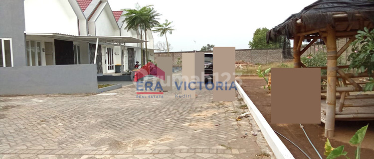 Mrican Royal Cluster Strategically Located in the Kediri City Area. 1