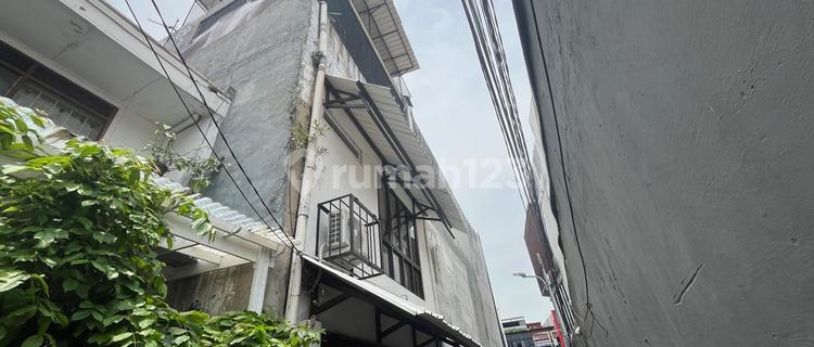 Affordable 2-story house on Jl. Tebet Barat Dalam 6, Tebet Barat 1
