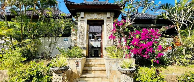 Pretty House With Balinese Tropical Style  1