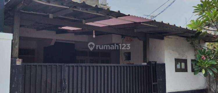 Disewakan Rumah Dikomplek Pesanggrahan Permai Jaksel 1