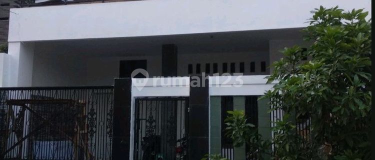 Lokasi Emas! Harga Masih Nego! Rumah 2 Lantai Siap Huni Lebar 8 Meter Komplek Migas Dekat Kantor Kelurahan Joglo Jakarta Barat 1