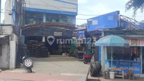 Strategic Shop House on Kelapa Dua Arterial Road, Kebon Jeruk, West Jakarta 1