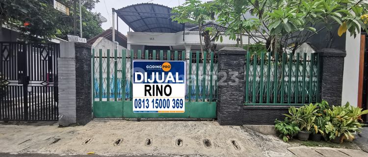 Old One-Story House, 6.7 Meters Wide, Needs Renovation, Rawabelong, West Jakarta 1