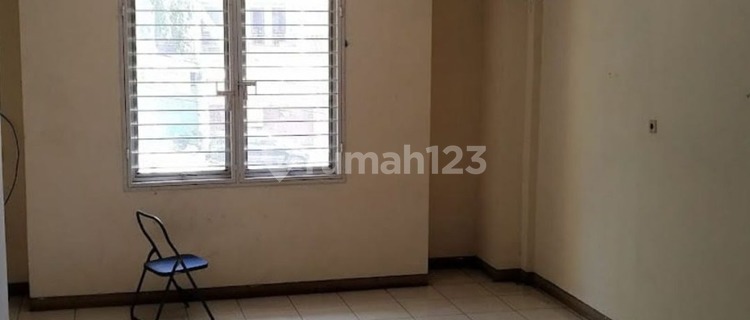 Rent a 3-story shop house in Harapan Indah City area, Bekasi (West Java). 1