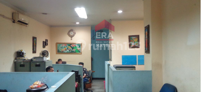 Good Shop House Suitable for Office Strategic Location Furnished South Jakarta 1