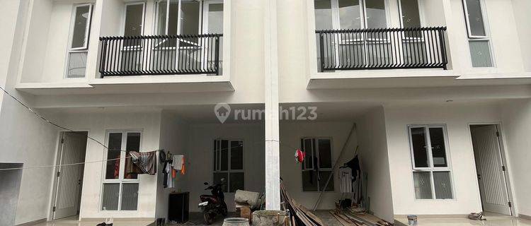 Rumah Baru Siap Huni Di Jatiwaringin 1