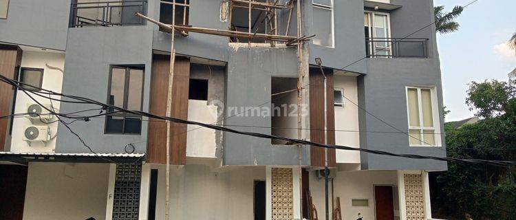 Town House Cirendeu Dekat Mrt Lebak Bulus Jakarta 1