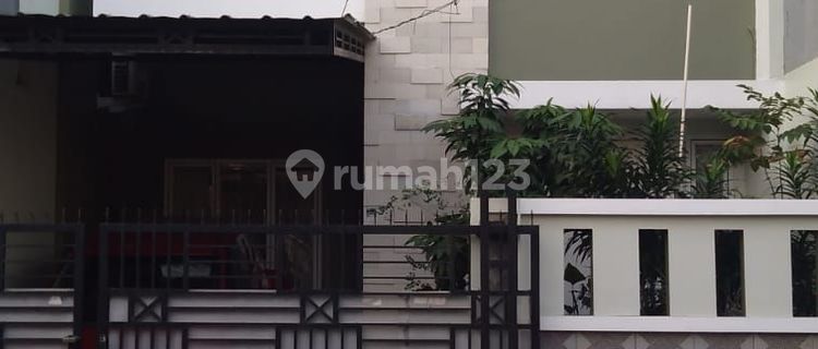 Rumah 2 Lantai Di Dalam Kompleks Pondok Bambu Jakarta Timur..  1