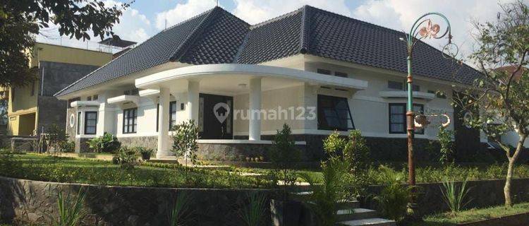 Rumah Villa Full Furnished Komplek Graha Puspa  1