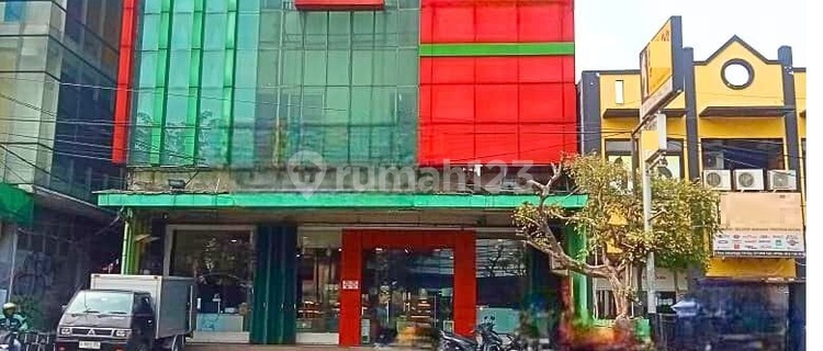 Jatiwaringin Pondok Gede 4.5-Story Shop House, 278 m2 Land Area, Main Road, Quick and Cheap Sale 1