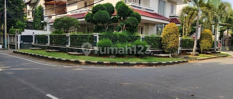 Rumah Pulomas 2 Lantai, LT 413 M2, Hook, Lingkungan Rmh Besar Elit, Murah 1