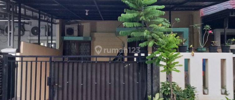 Rumah Rapih Siap Huni Shm Dekat Tol Dan Krl Di Taman Royal 3 1