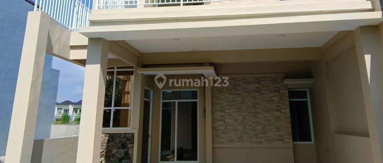 Rumah Premium Gentan Solo Ready Unit 2 lantai Luas 1