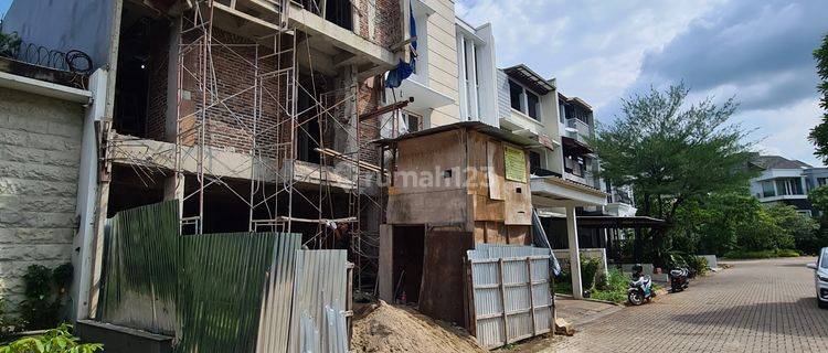 Rumah Dijual Lebak Bulus, Unit Baru, Komplek Elit, Jalan 3 Mobil 1