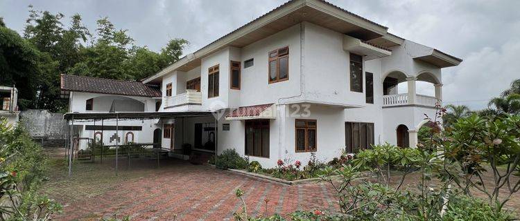 Dijual Di Bawah Njop Villa Pusat Kota Batu, Sangat Cocok Untuk Investasi Atau Hotel 1