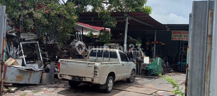 Warehouse on the main road in West Semarang. 1