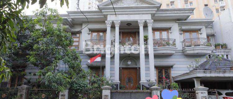 RUMAH MEWAH RAPI TERAWAT PEKAYON BEKASI 1