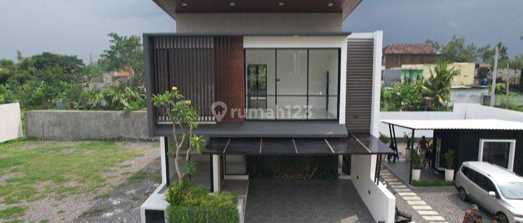 Rumah Super Mewah Dalam Perumahan Aranya Avenue Maguwo Tajem 1