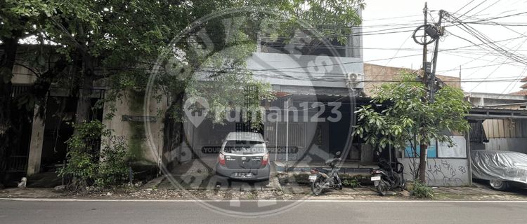 For Quick Sale! 20-Room Boarding House Building in Koja - Densely Populated Worker Area, Near Port & Hospital | Ideal for Exclusive Boarding House Renovation & Rebranding 1