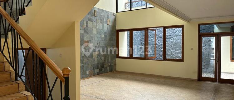 Hanglekir House for Rent (Suitable for Office & Residential) Prime Area Kebayoran Baru South Jakarta 1