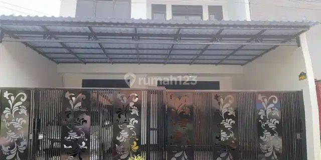 Disewakan Rumah Nyaman di Pondok Bambu Jakarta Timur  1