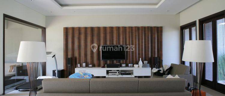 Rumah Full Furnish SHM di Setraduta Dago Bandung Utara 1