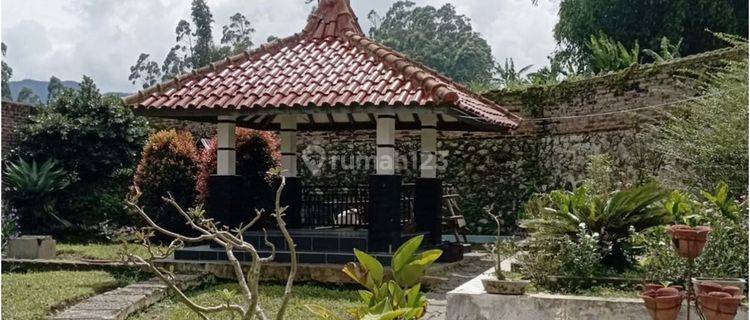 Villa  Murah 2 Lantai Semi Furnished Di Ciwidey, Bandung 1