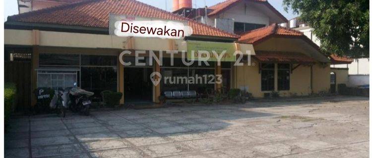 Bangunan Hotel Di Jalan Utama Jl.Tuparev, Cirebon 1