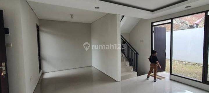 Rumah Lux Baru Siap Huni di Margacinta Bandung 1