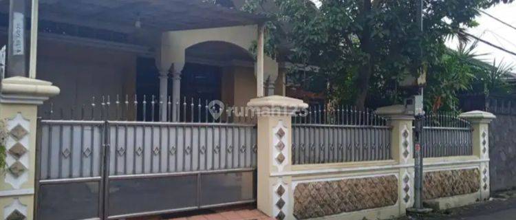 Rumah Bagus Strategis Siap Huni di Turangga  1